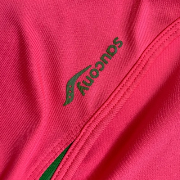 Saucony Pink Green Athletic Sports Bra Tank Top Size Small - Picture 3 of 4